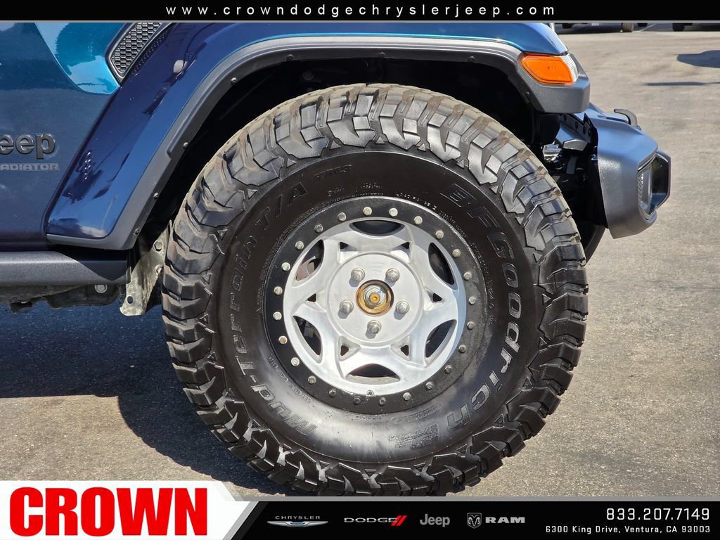 Used 2025 Jeep Gladiator Sport AWD/4WD image 9