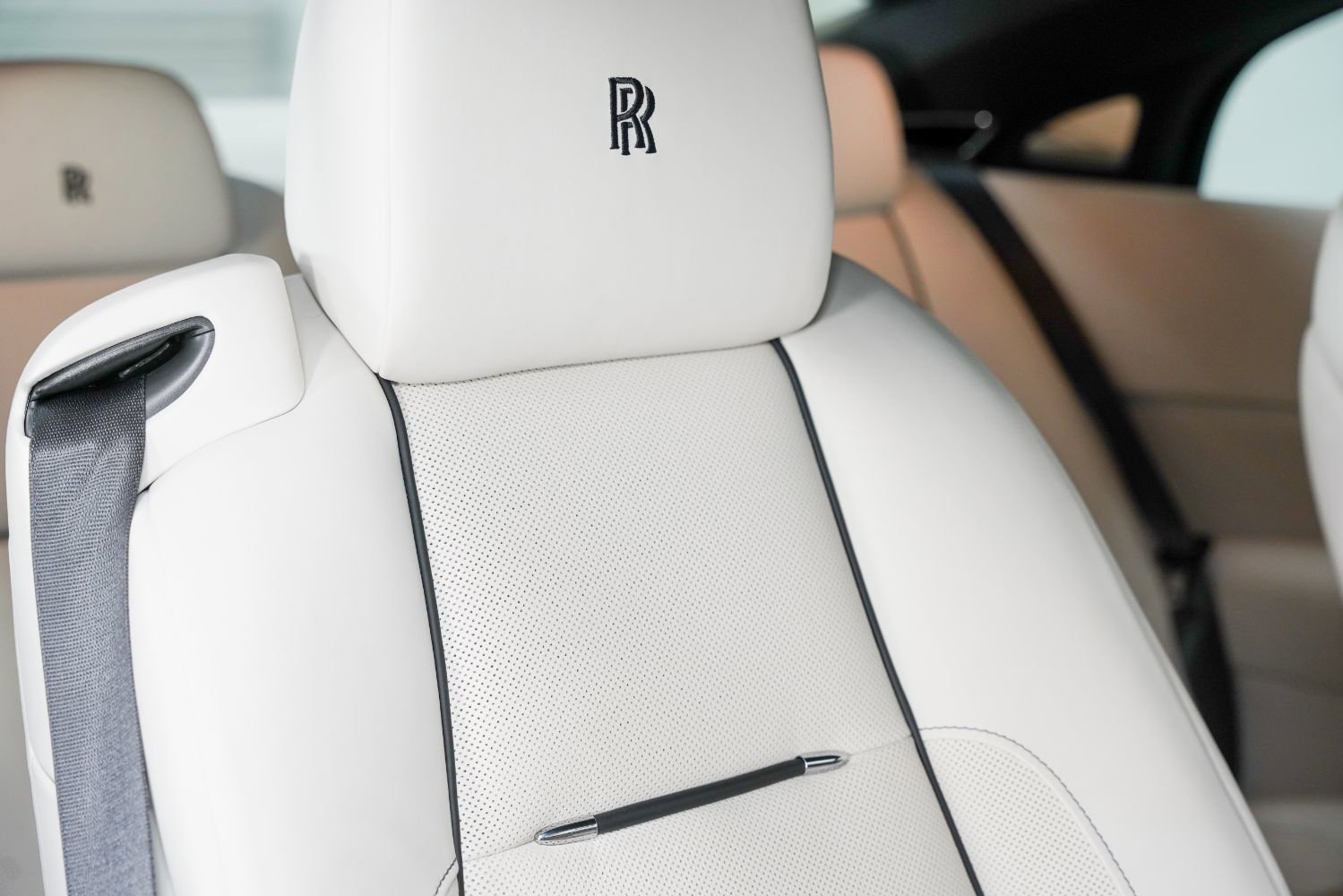 Used 2017 Rolls-Royce Wraith image 27