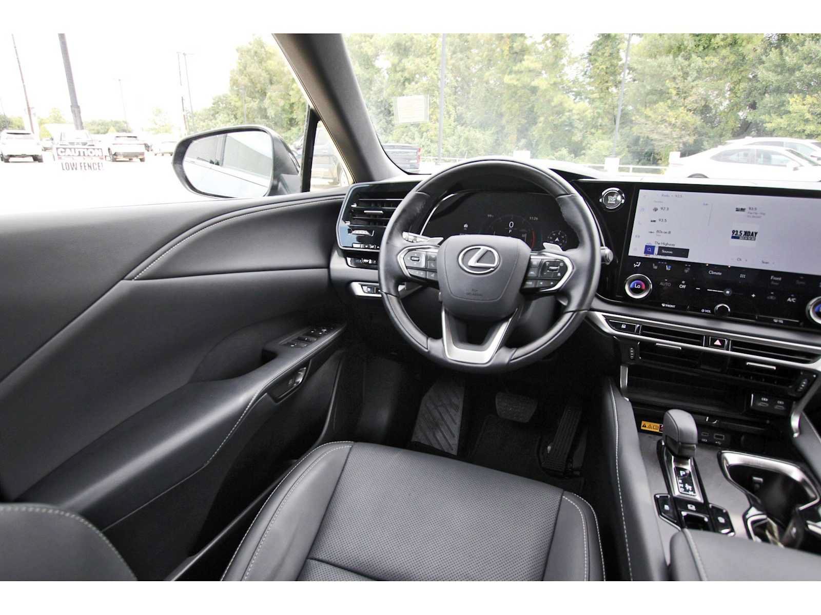 Used 2026 Lexus RX 350 Premium w/ Accessory Package (Z1) FWD image 6