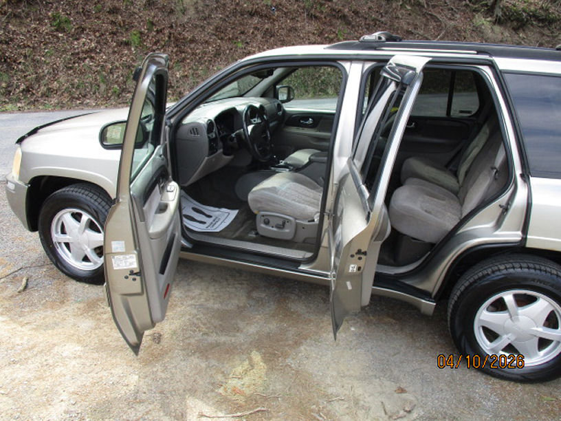 Used 2002 GMC Envoy SLE image 13
