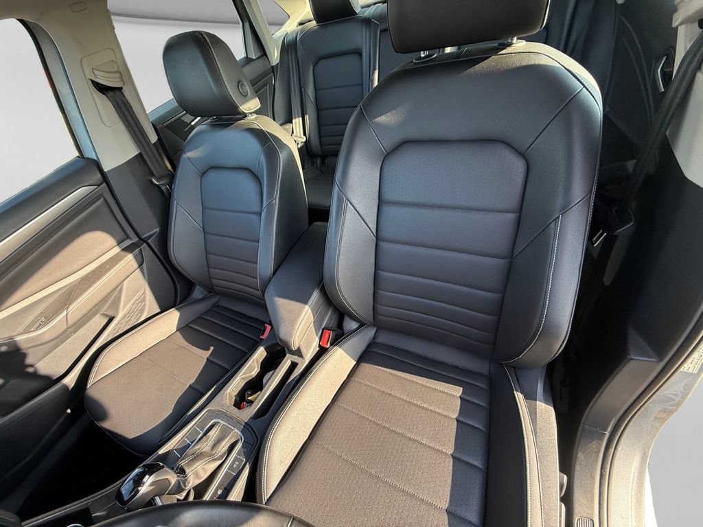Used 2024 Volkswagen Jetta SE FWD image 23