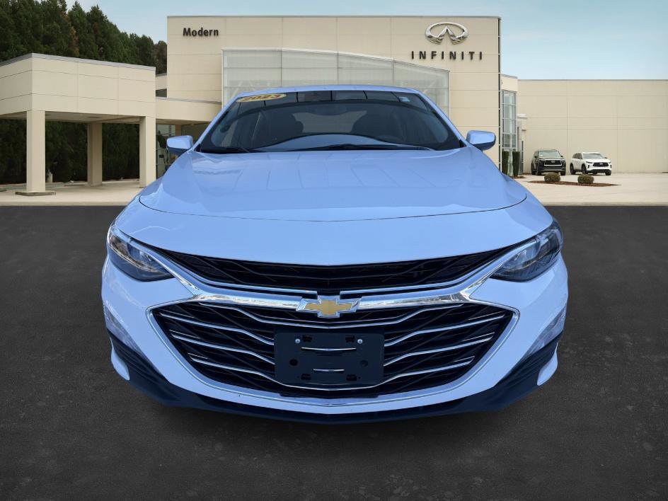 Used 2023 Chevrolet Malibu LT image 2