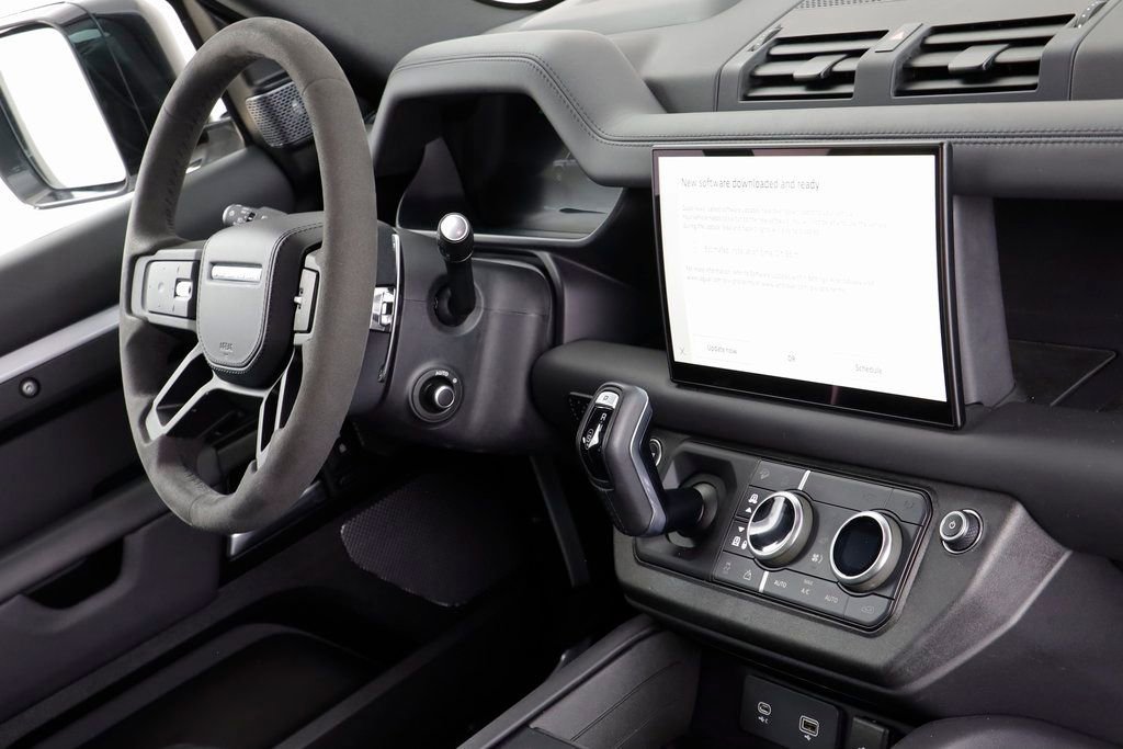 Used 2023 Land Rover Defender 110 V8 image 22