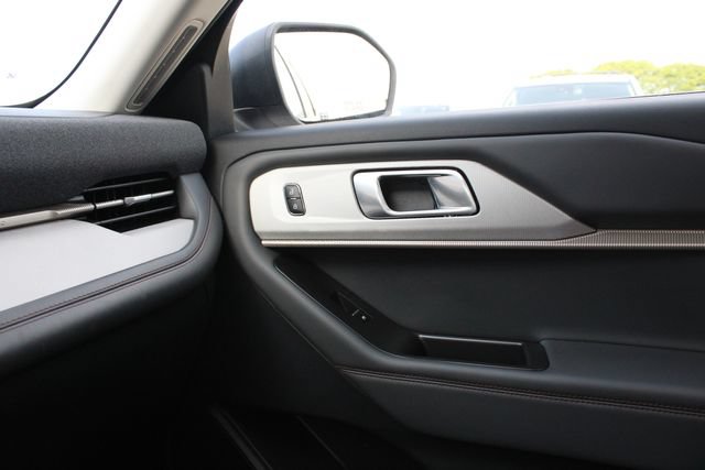 Used 2025 Ford Explorer Active w/ Active Comfort Package AWD/4WD image 22