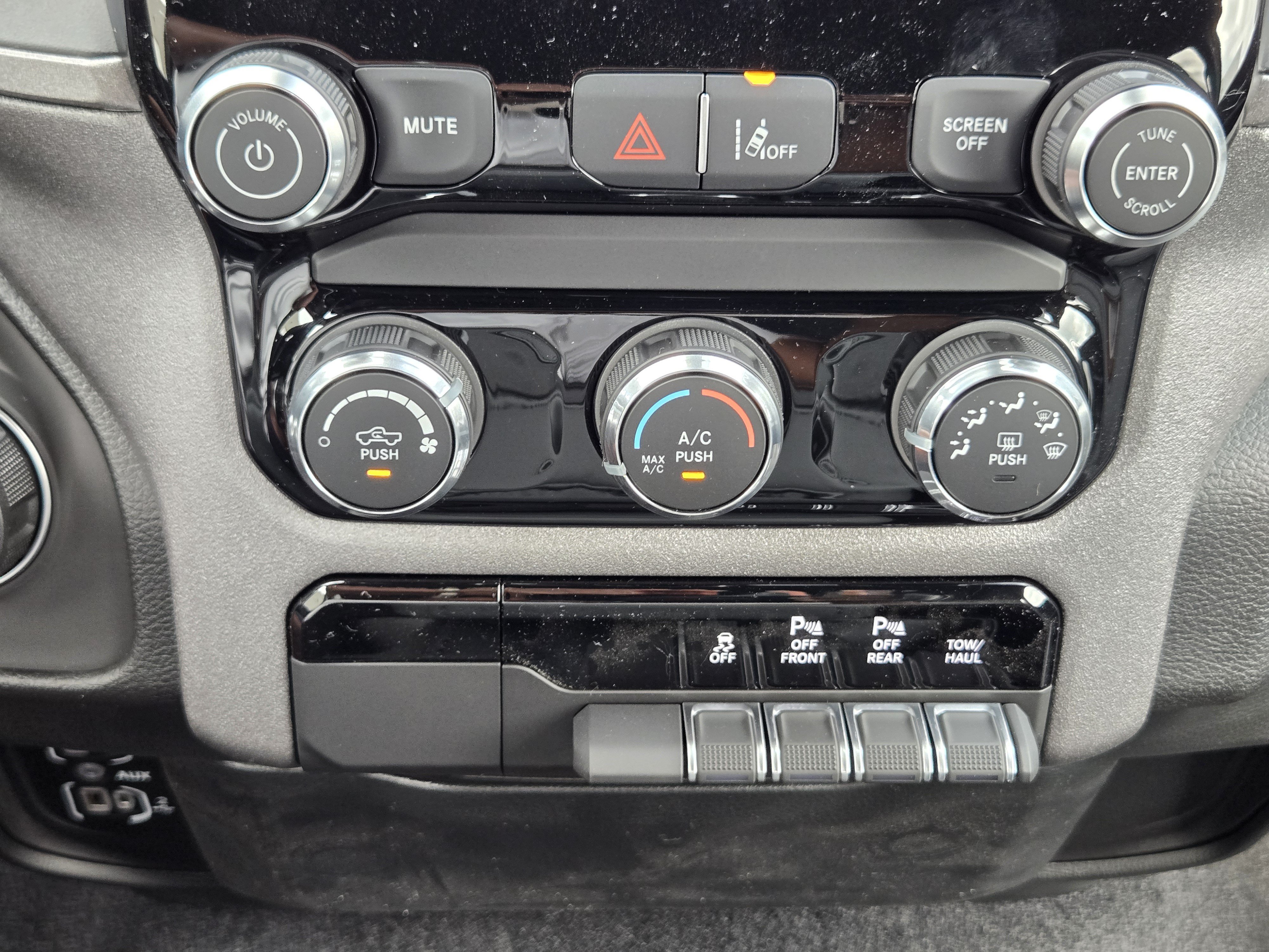 New 2026 RAM 1500 Tradesman AWD/4WD image 16