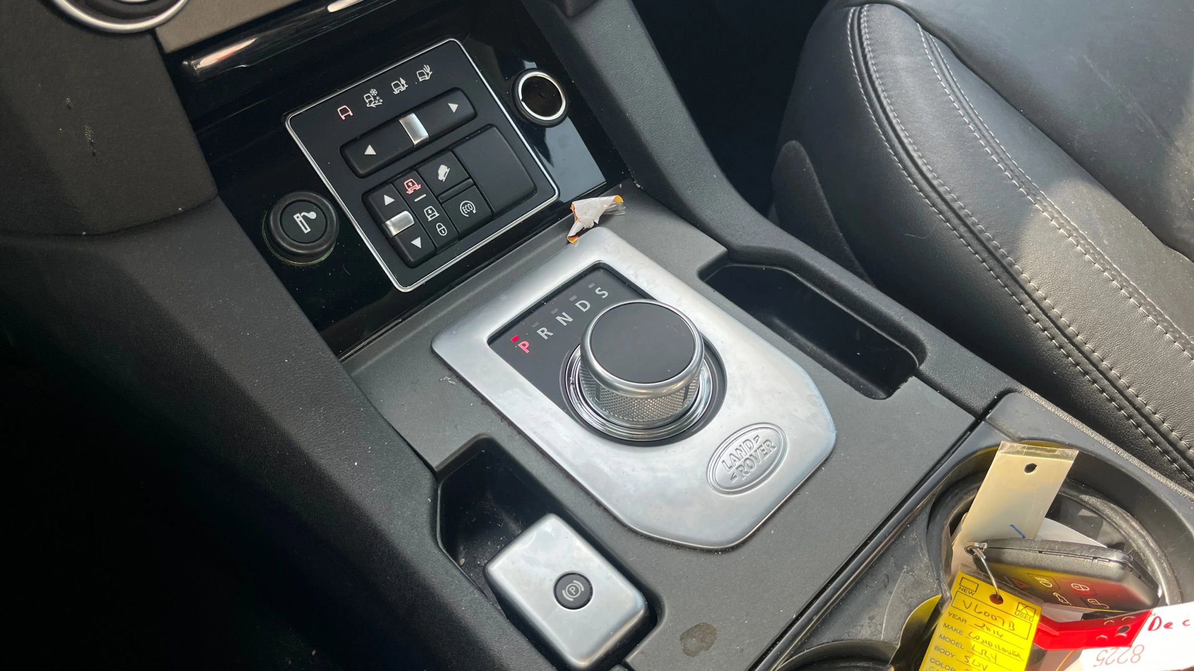 Used 2016 Land Rover LR4 HSE LUX image 28