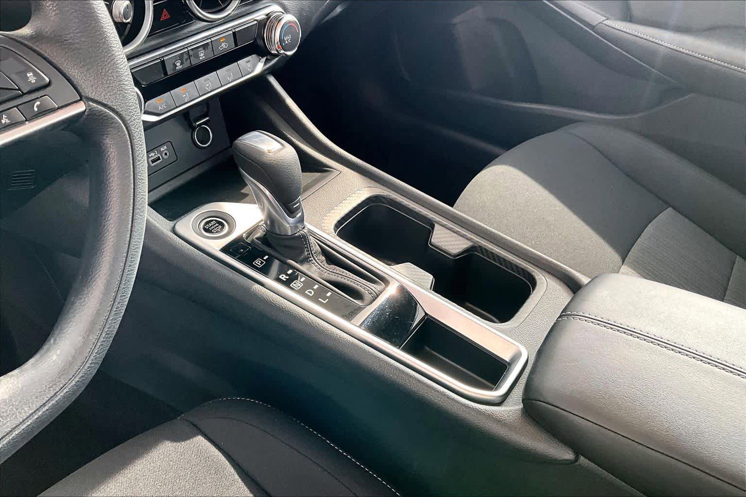 Certified 2023 Nissan Sentra SV FWD image 16