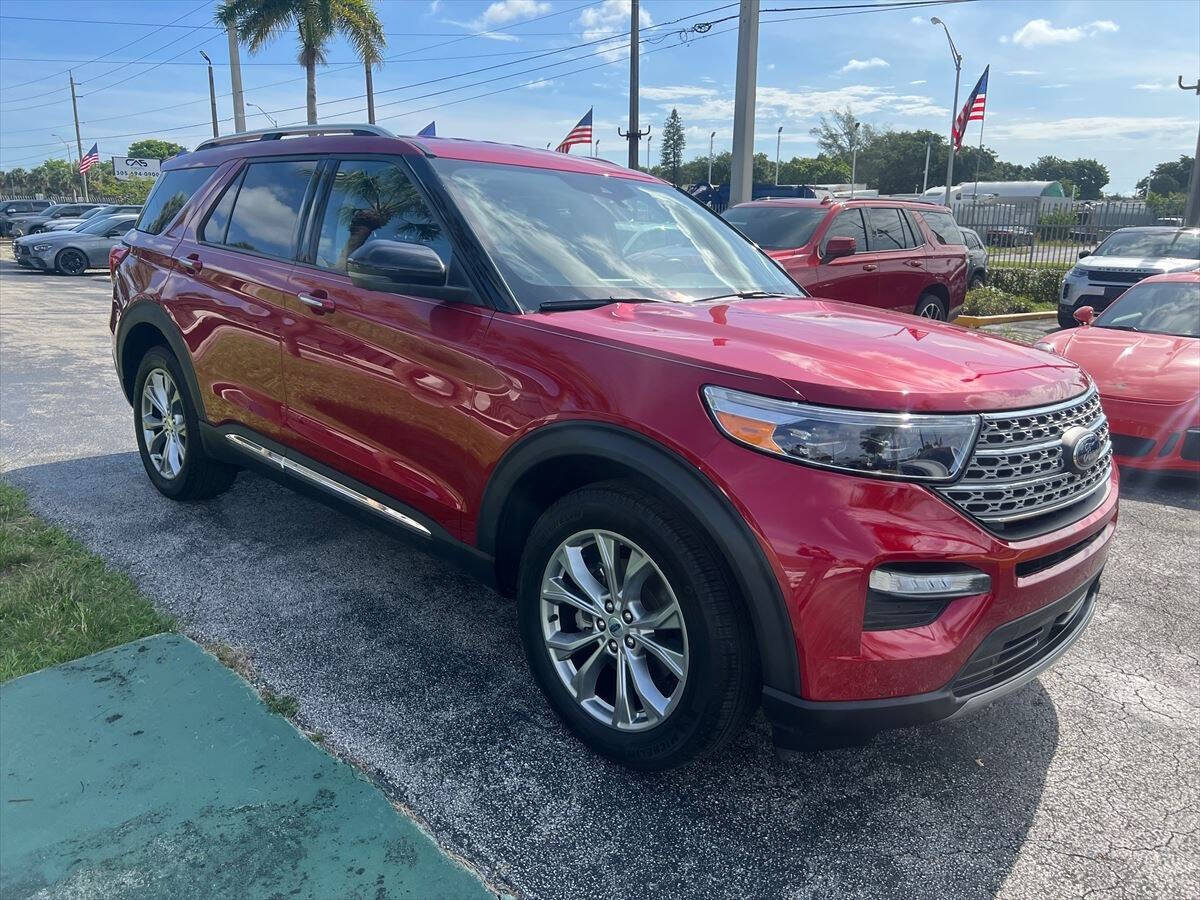 Used 2022 Ford Explorer Limited w/ Equipment Group 301A AWD/4WD image 4