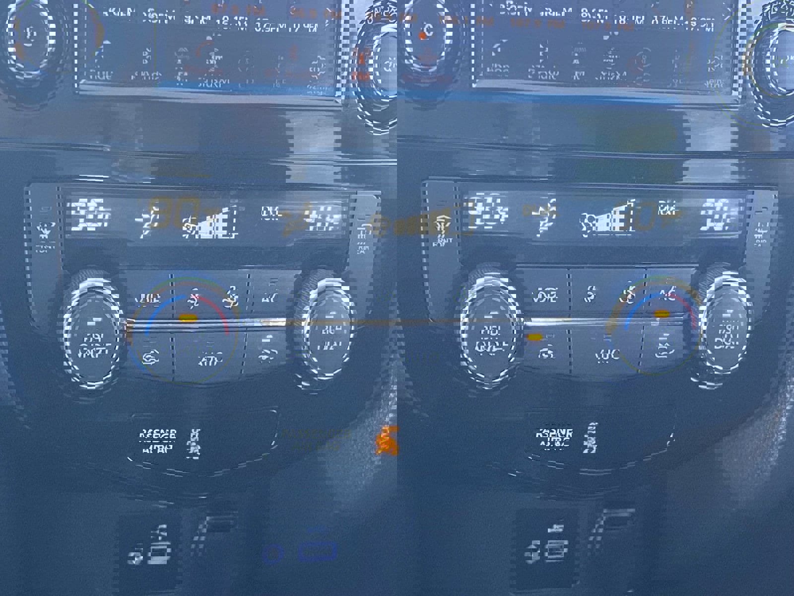 Used 2018 Nissan Rogue SV image 30