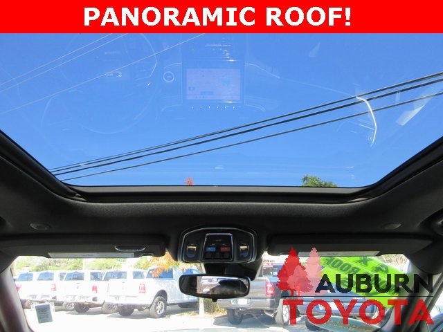 Used 2024 Jeep Grand Cherokee Limited image 12