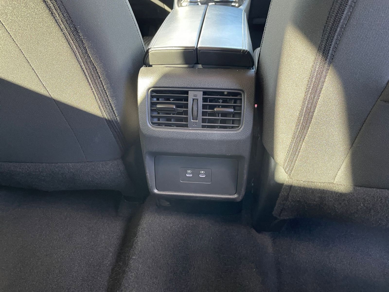 Used 2025 Nissan Rogue SV FWD image 25
