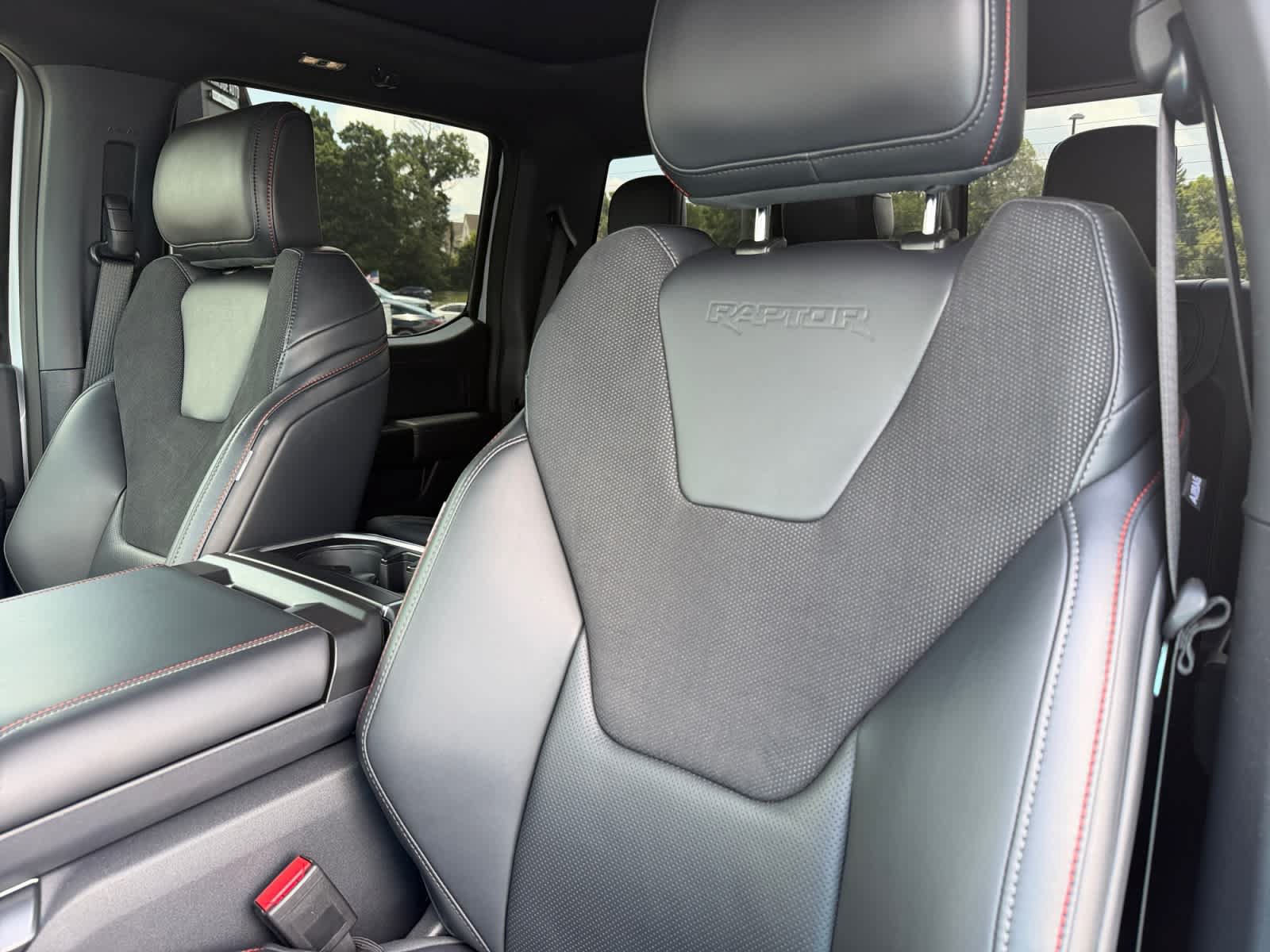 Used 2025 Ford F150 Raptor AWD/4WD image 13