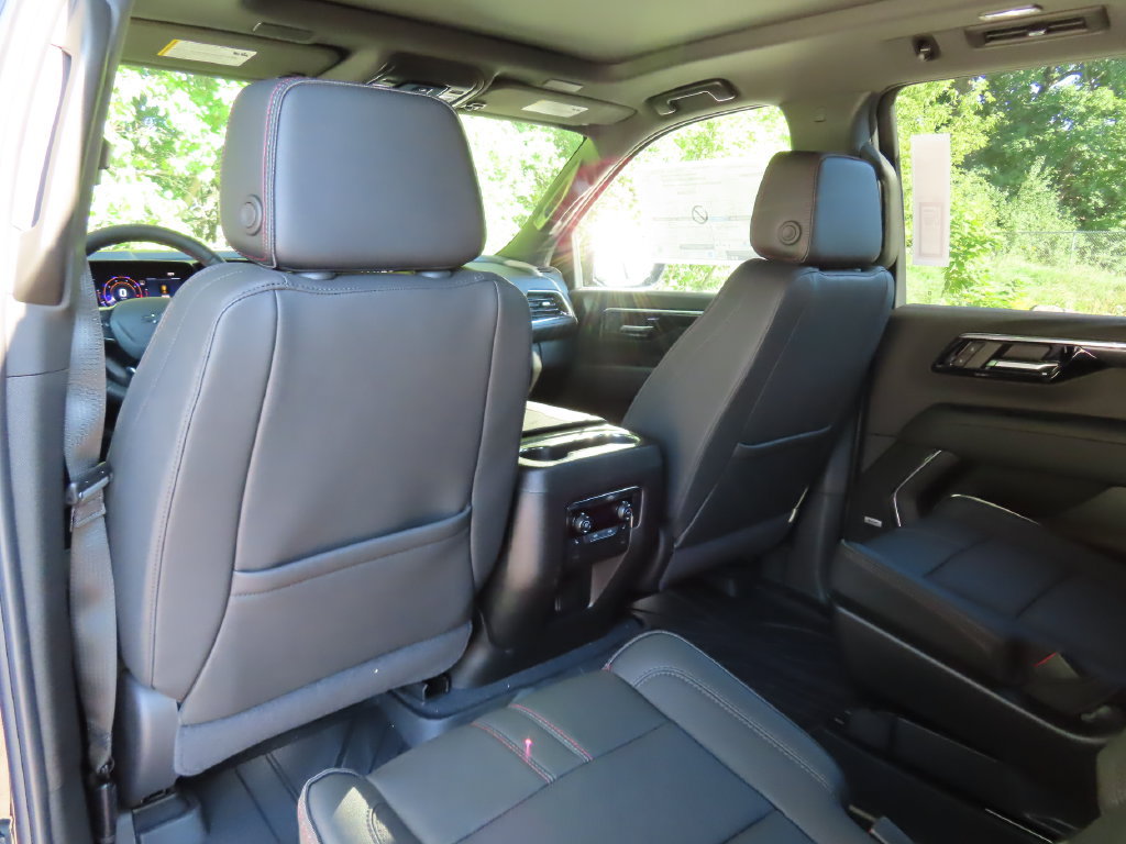 New 2026 Chevrolet Suburban RST AWD/4WD image 27