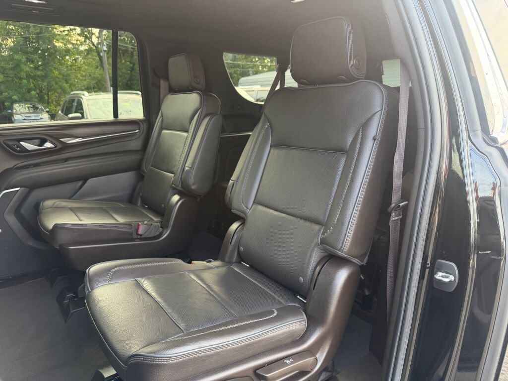 Used 2022 GMC Yukon XL Denali AWD/4WD image 24