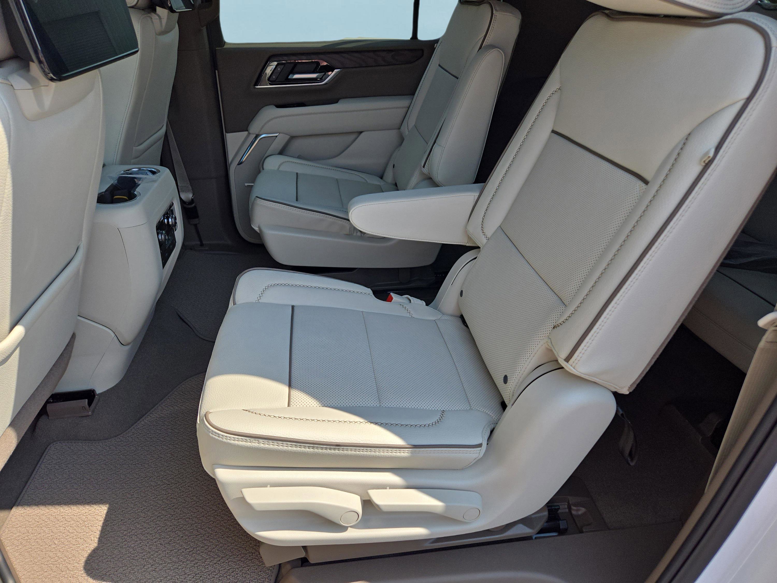 New 2026 GMC Yukon XL Denali w/ Advanced Technology Package image 16