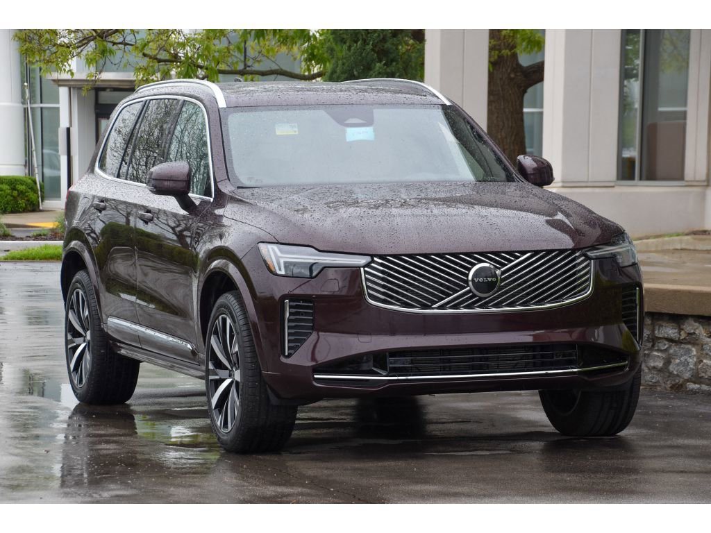 Certified 2026 Volvo XC90 B5 Core w/ Protection Package Premier image 2