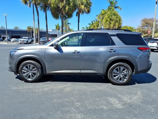 Used 2024 Nissan Pathfinder SV AWD/4WD image 4