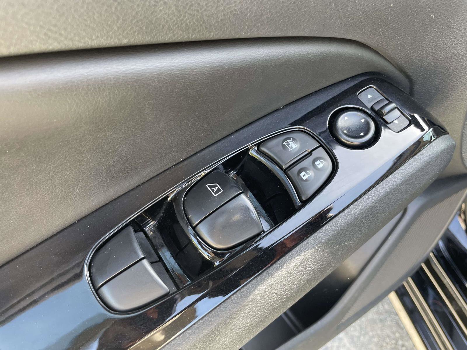 Used 2023 Nissan Altima 2.5 SV FWD image 6