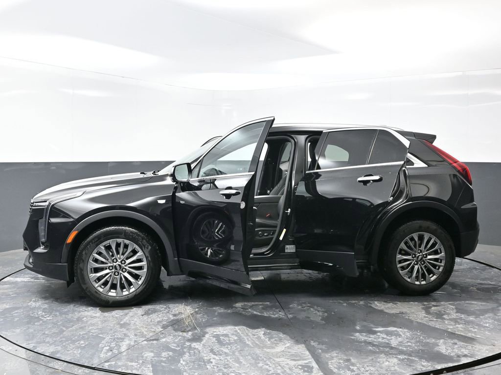 Used 2025 Cadillac XT4 Premium Luxury image 61