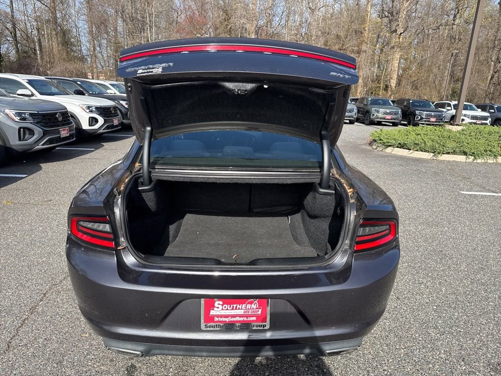 Used 2017 Dodge Charger SXT image 5