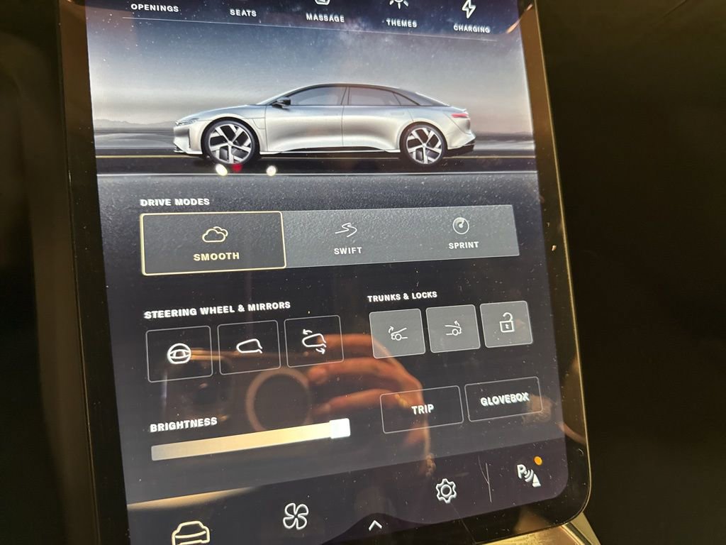 Used 2025 Lucid Air Grand Touring image 14