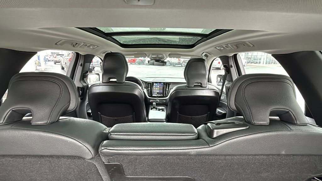 Certified 2025 Volvo XC60 B5 Plus image 29