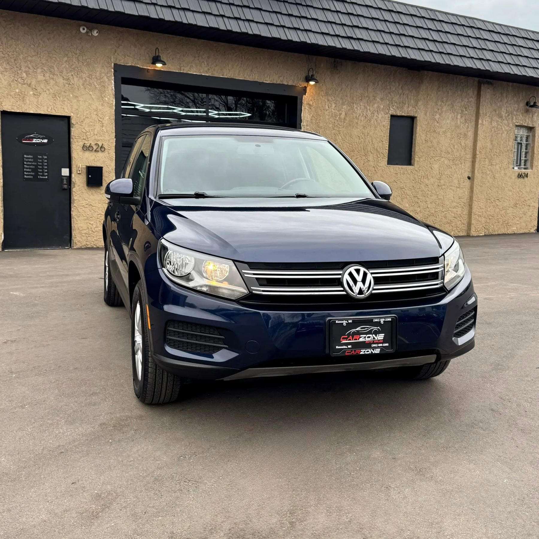 Used 2013 Volkswagen Tiguan S FWD image 3