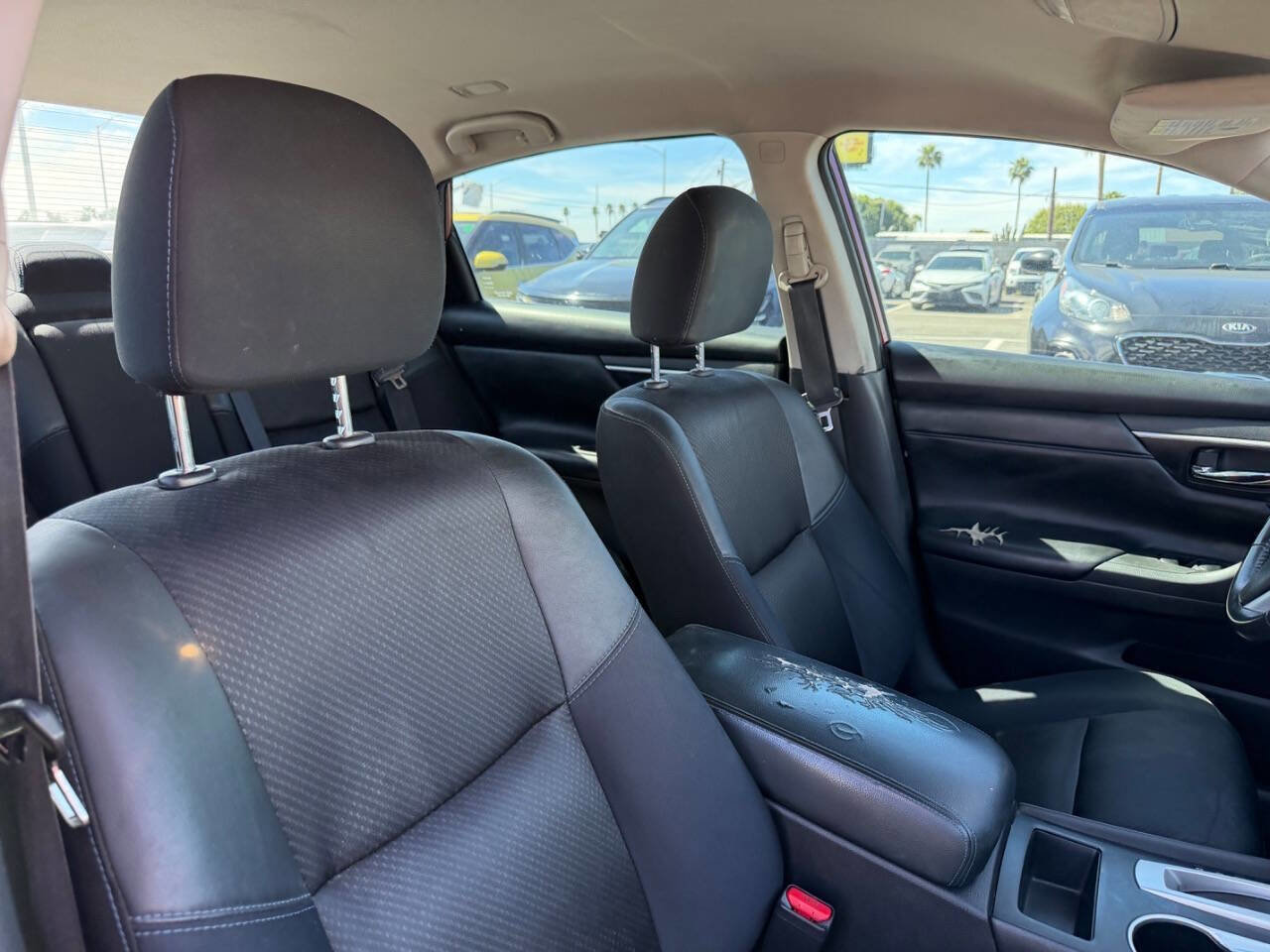 Used 2016 Nissan Altima 2.5 SR w/ LED Appearance Package image 30