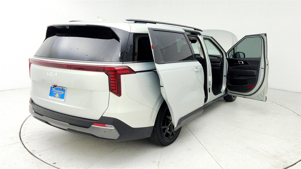 Used 2025 Kia Carnival SX Prestige image 12