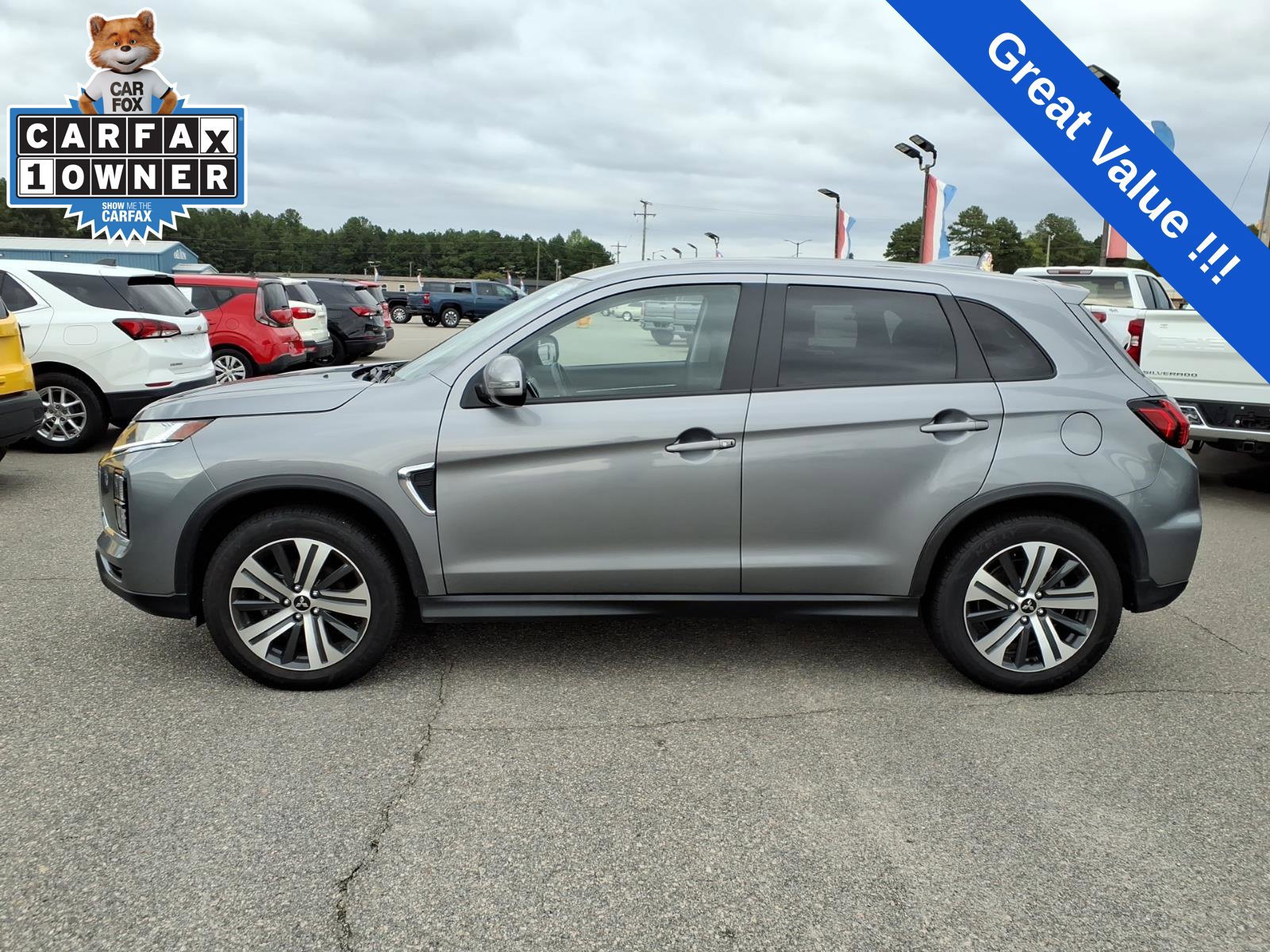 Used 2024 Mitsubishi Outlander Sport SE AWD/4WD image 2