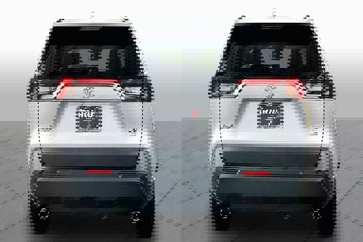 Used 2025 Toyota RAV4 XLE AWD/4WD image 5