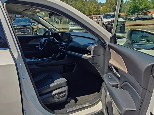 Used 2024 Toyota Grand Highlander AWD Hybrid image 30