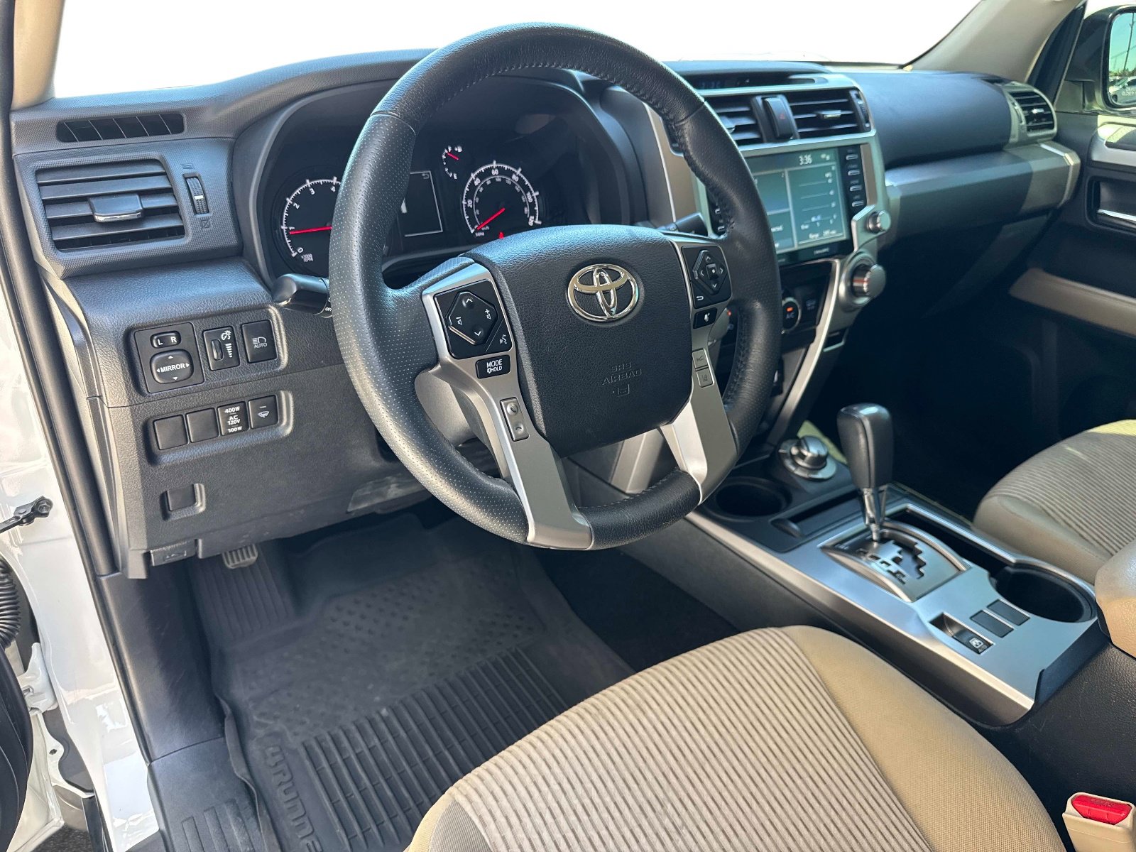 Used 2022 Toyota 4Runner SR5 AWD/4WD image 22