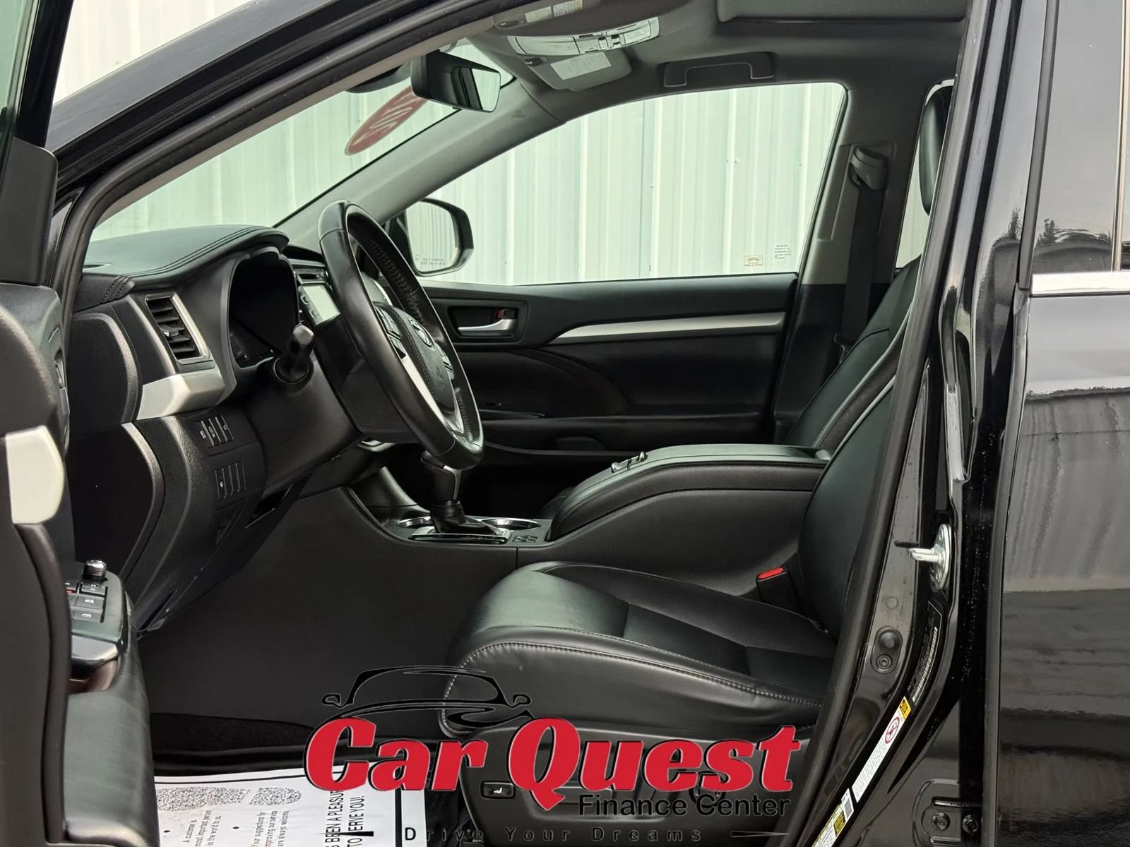 Used 2019 Toyota Highlander XLE w/ Preferred Accessory Package AWD/4WD image 9