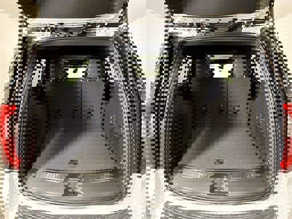 New 2026 GMC Yukon XL AT4 w/ AT4 Premium Package image 22