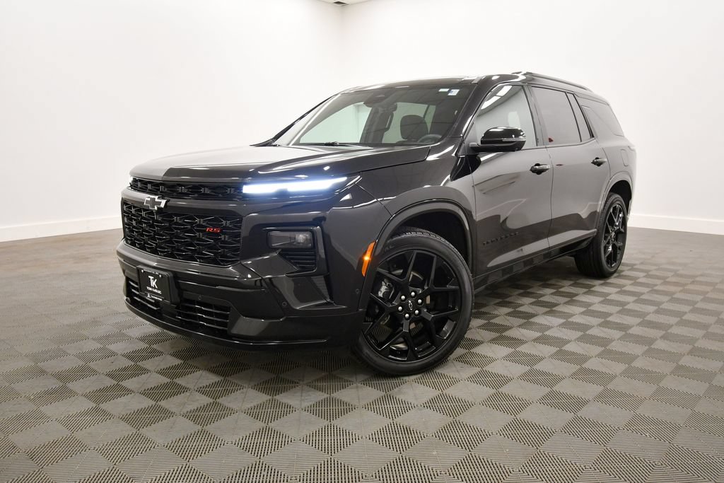 Used 2024 Chevrolet Traverse RS AWD/4WD image 2