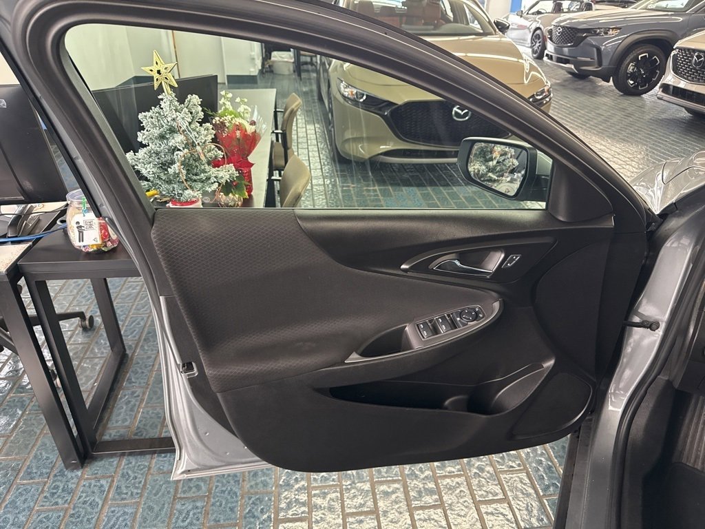 Used 2025 Chevrolet Malibu LT image 14