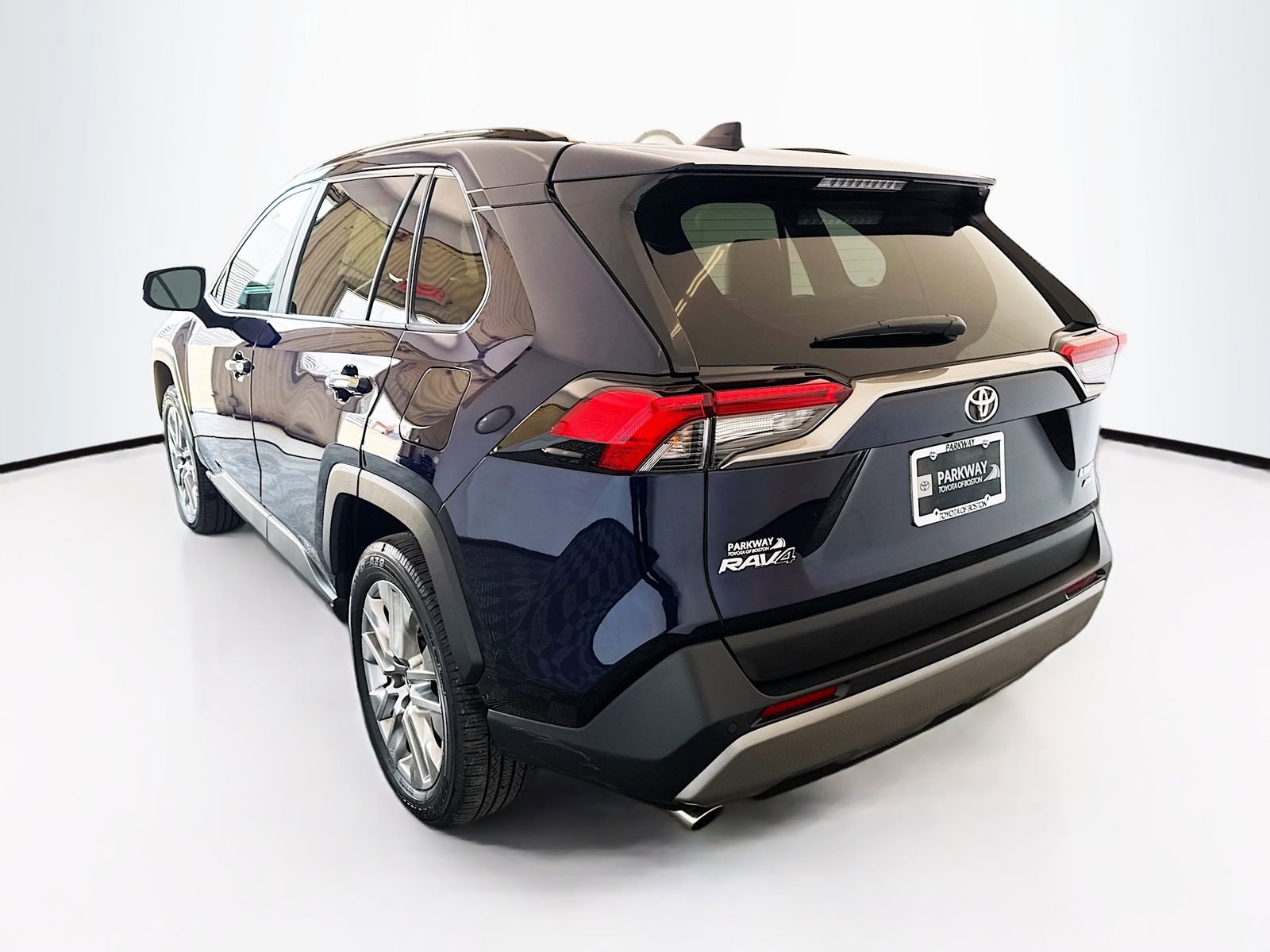 Used 2024 Toyota RAV4 Limited w/ Advanced Technology Package image 4