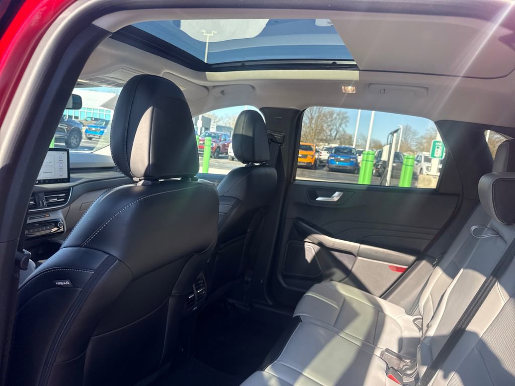 Used 2024 Ford Escape Platinum image 17