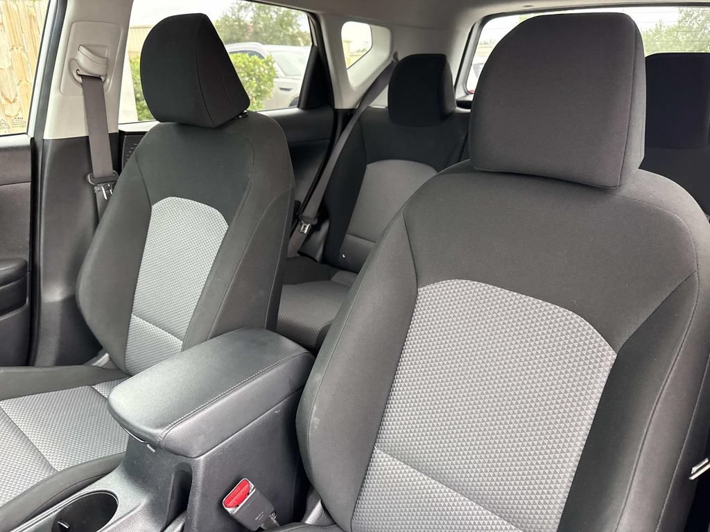 Used 2023 Kia Soul LX w/ Option Group 015 FWD image 21