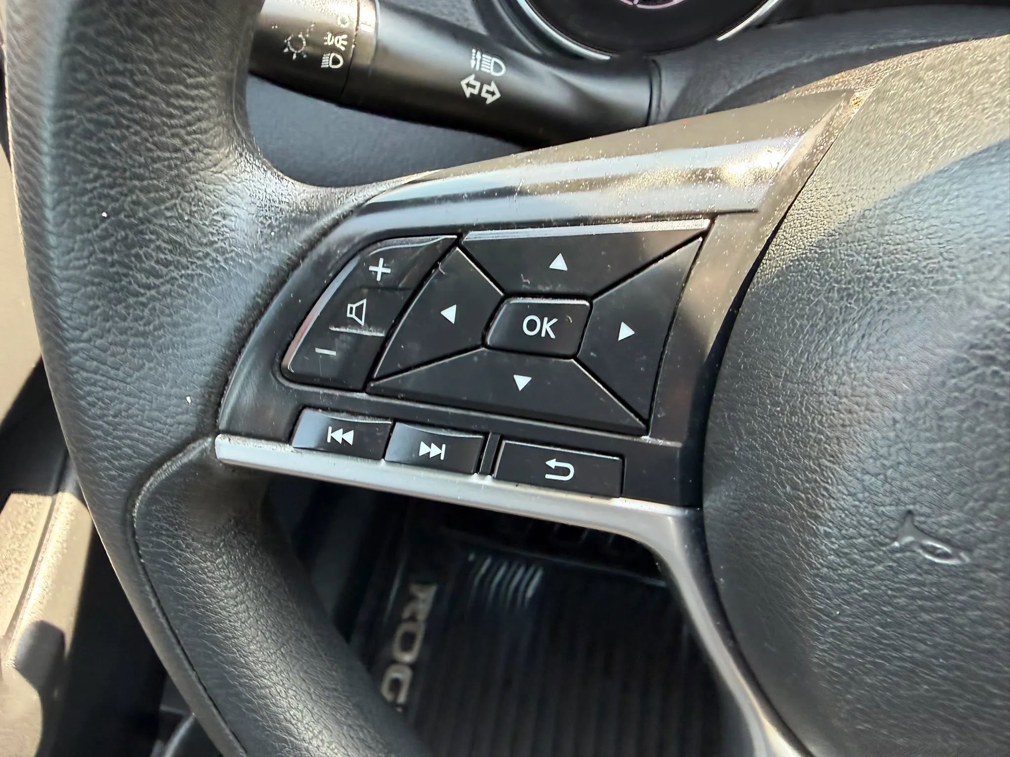 Used 2018 Nissan Rogue S AWD/4WD image 17