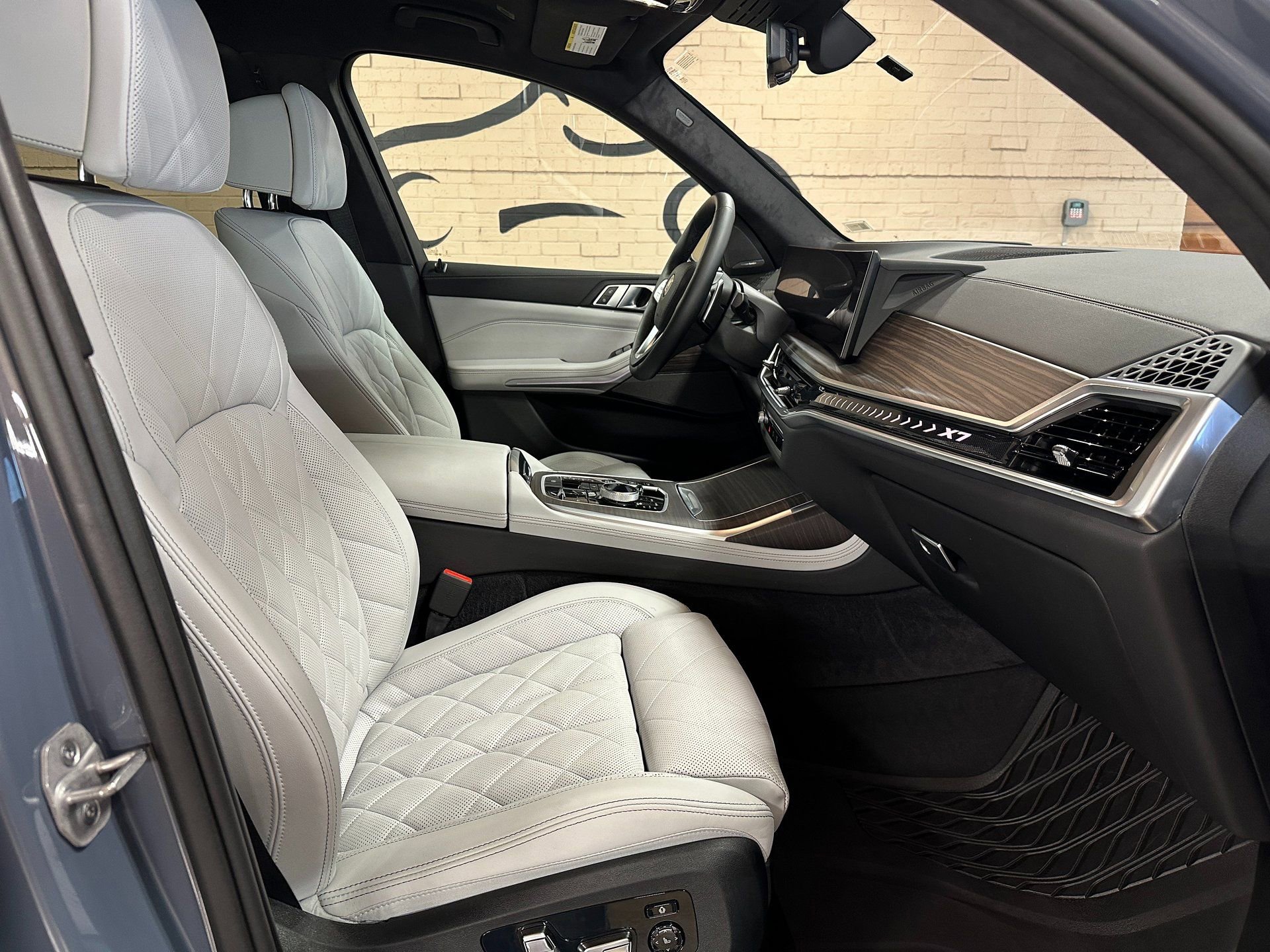 Used 2025 BMW X7 xDrive40i image 33