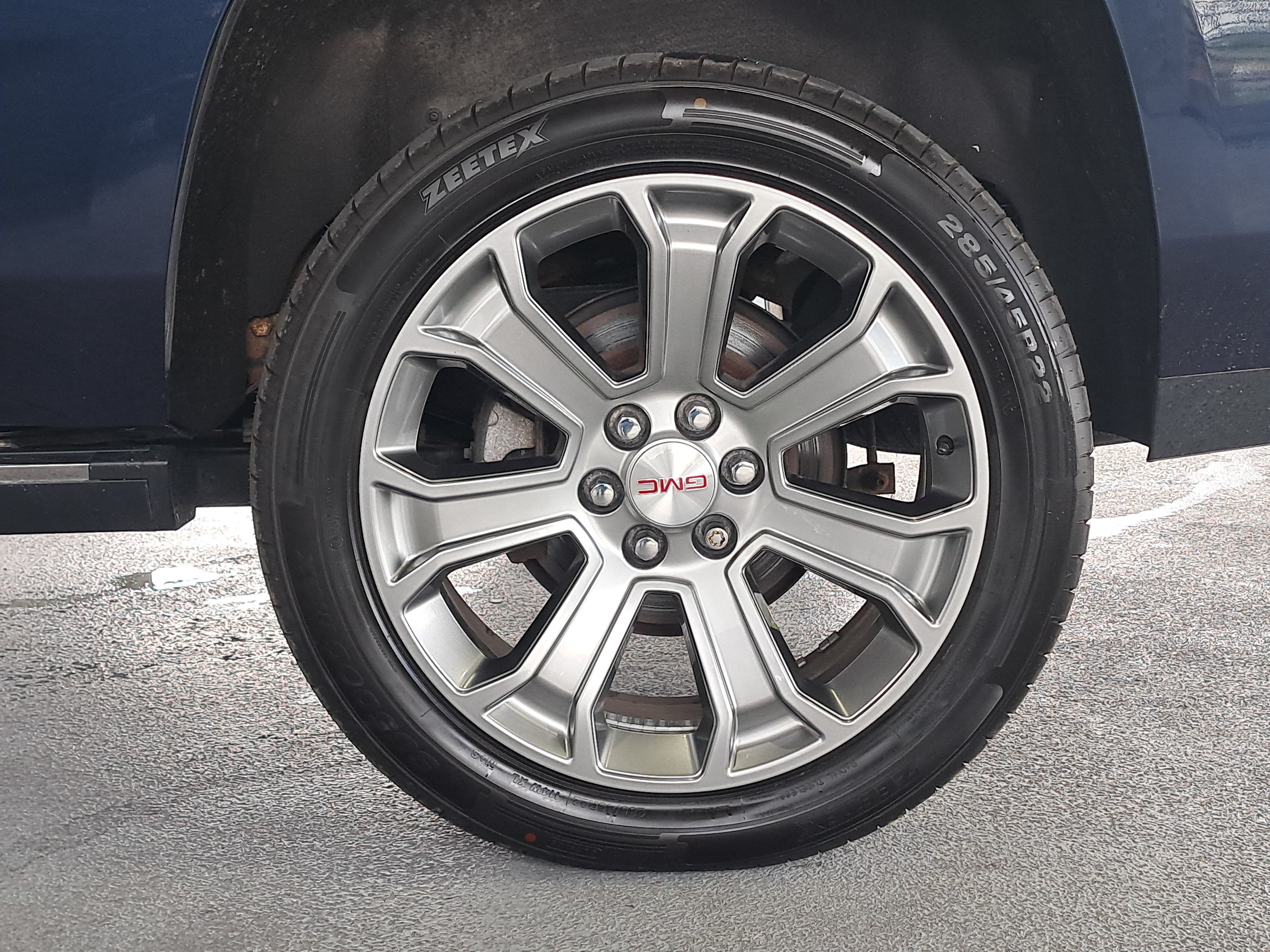 Used 2020 GMC Yukon Denali AWD/4WD image 5
