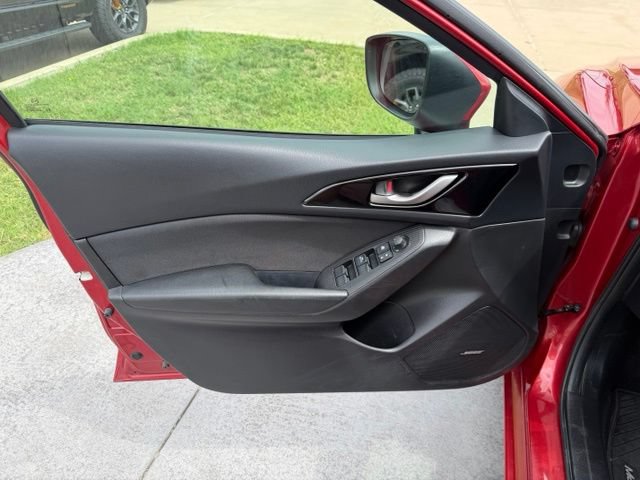 Used 2016 MAZDA MAZDA3 i Touring w/ Popular Equipment Package FWD image 8