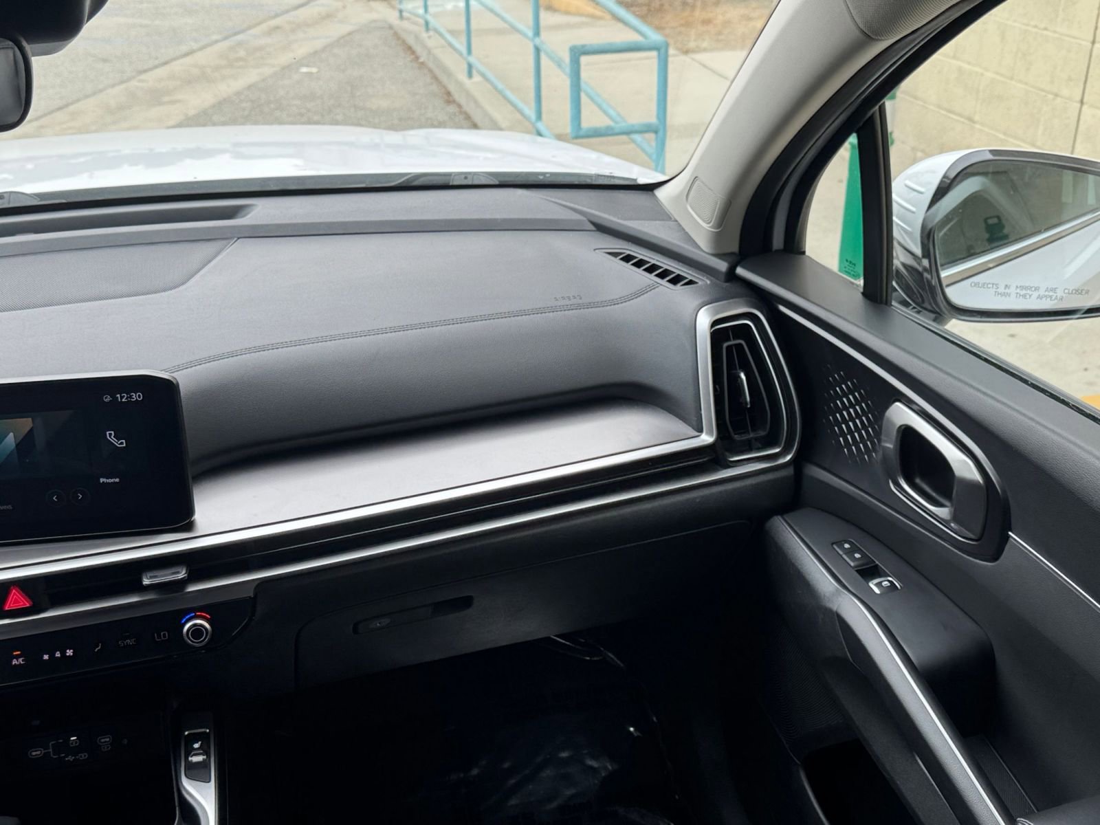 Used 2024 Kia Sorento S image 37