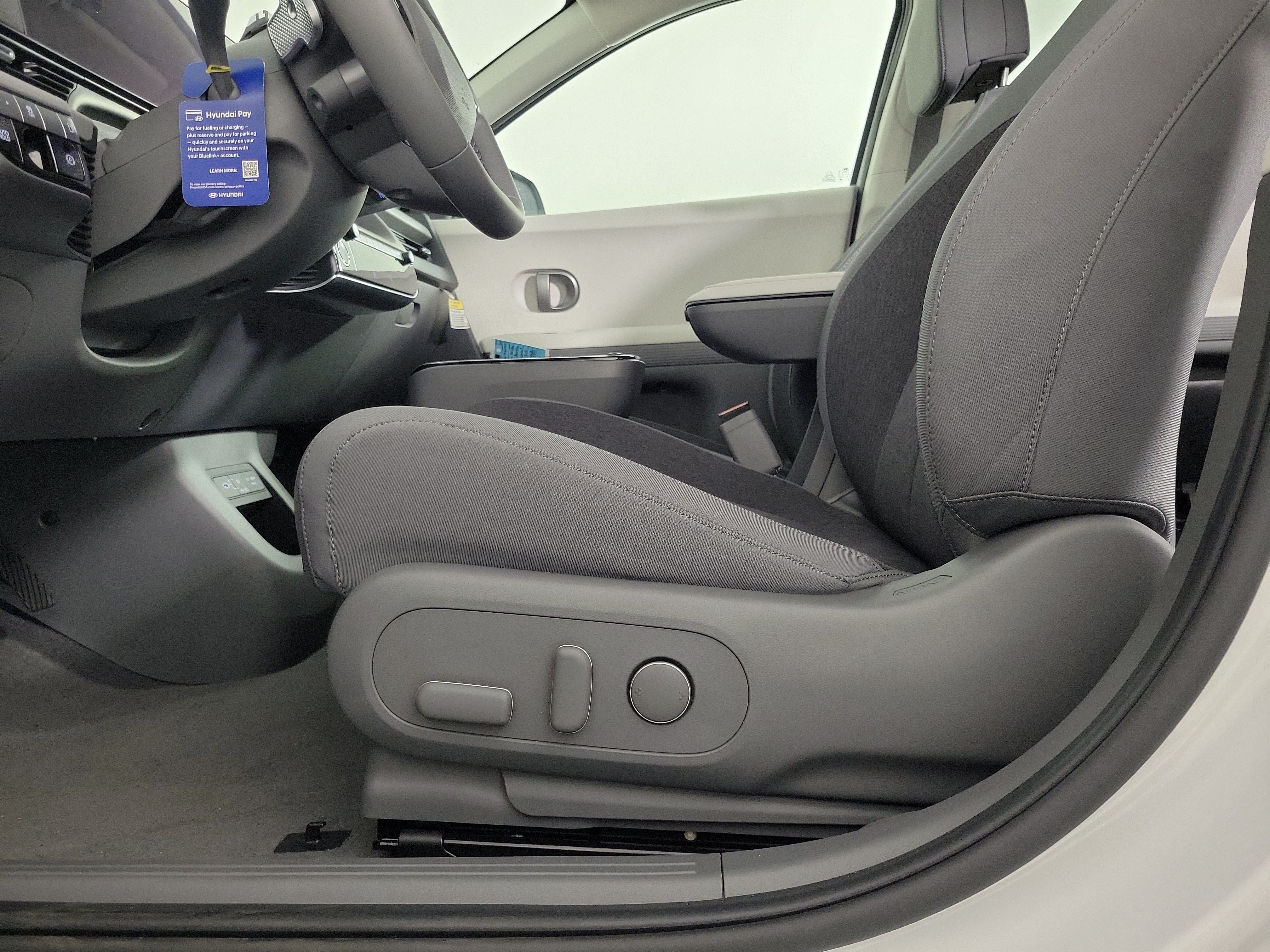 New 2026 Hyundai Ioniq 5 SE AWD/4WD image 25
