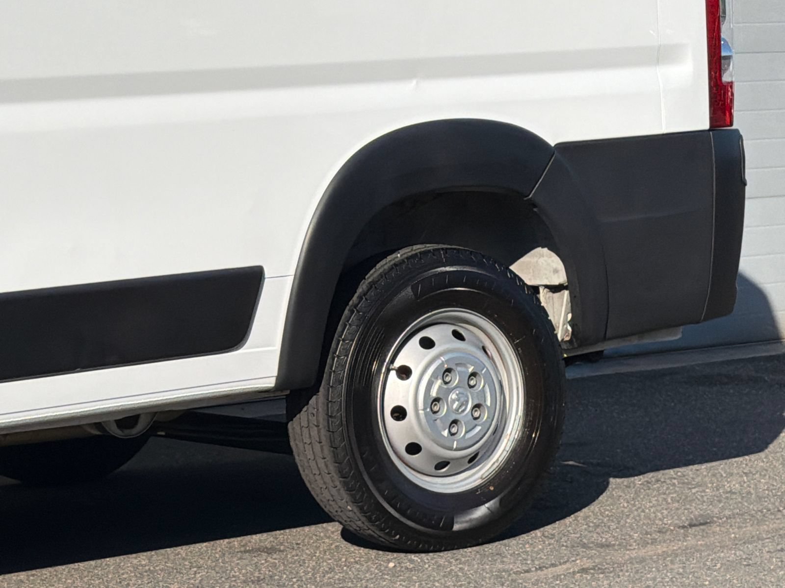 Used 2023 RAM ProMaster 2500 FWD image 5