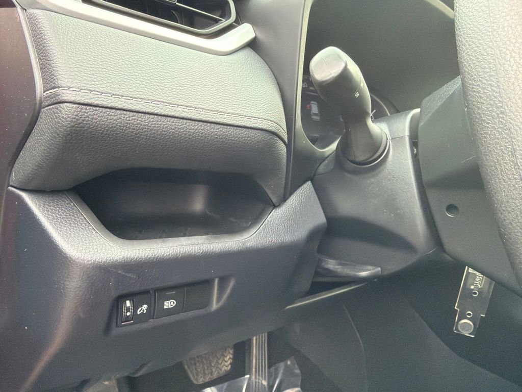 Used 2023 Toyota RAV4 LE image 32
