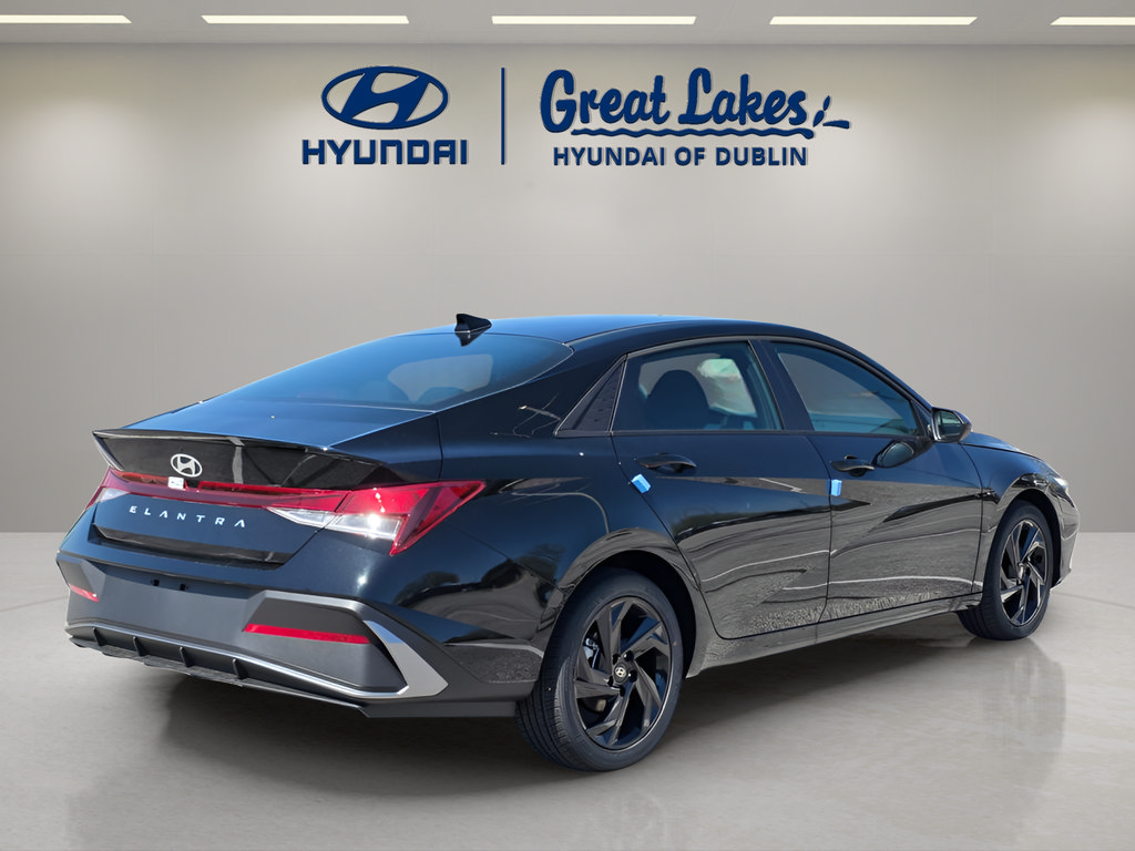Used 2026 Hyundai Elantra Sport w/ Cargo Package FWD image 5