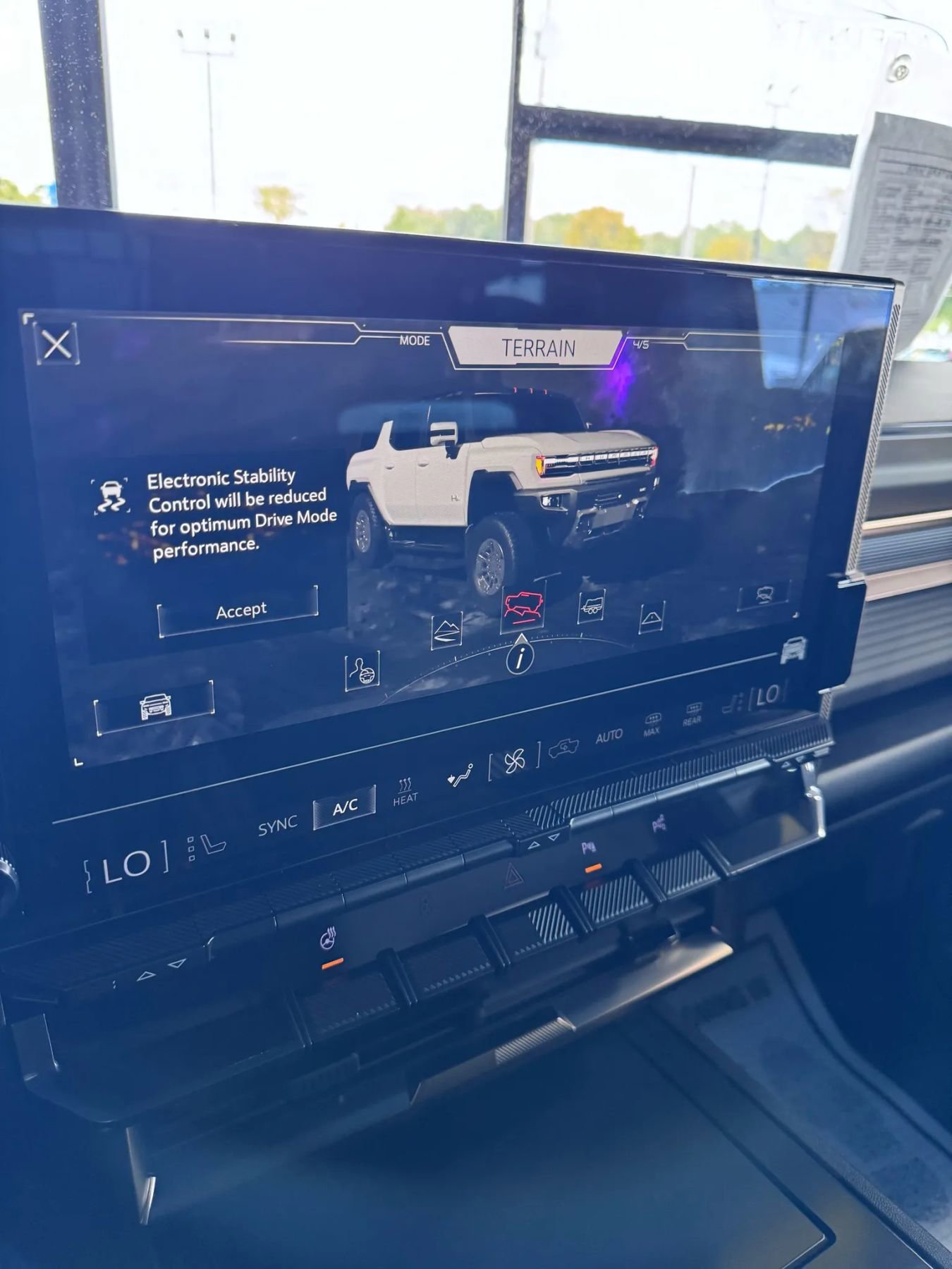 Used 2024 GMC Hummer EV 2X w/ LPO, Illumination Package image 43